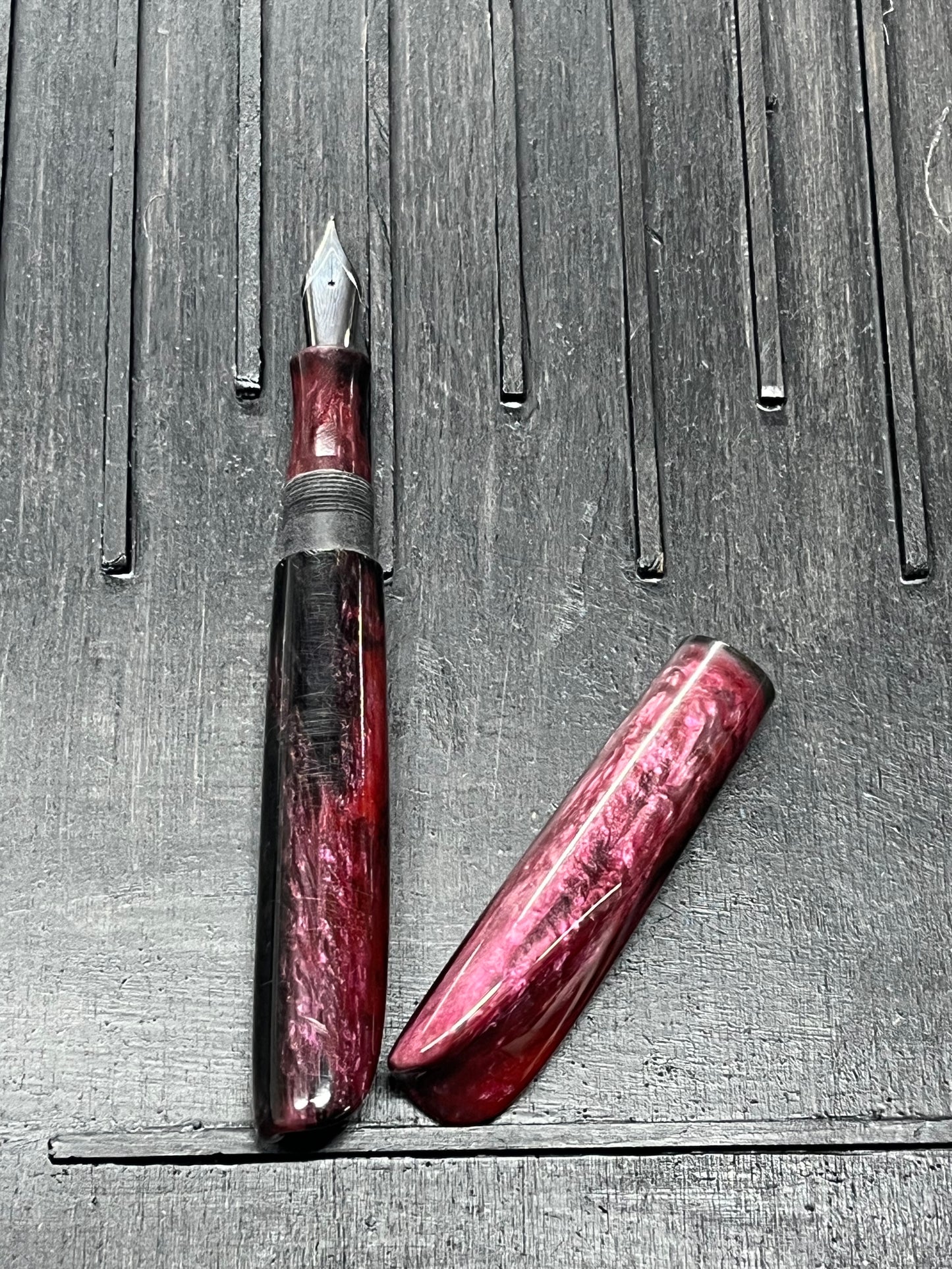 Cône -  Cabernet Fountain Pens